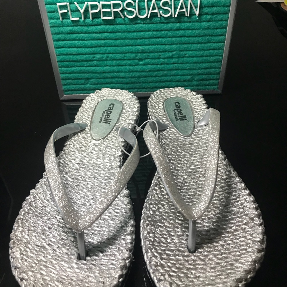 Cute flip-flops. Style meets comfort. Any outfit